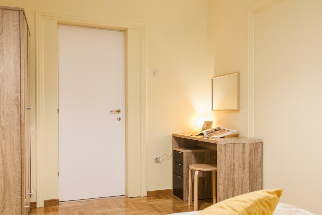 Private Central View Rooms In Apartment Near To Acropolis Metro Station Athens Exterior photo