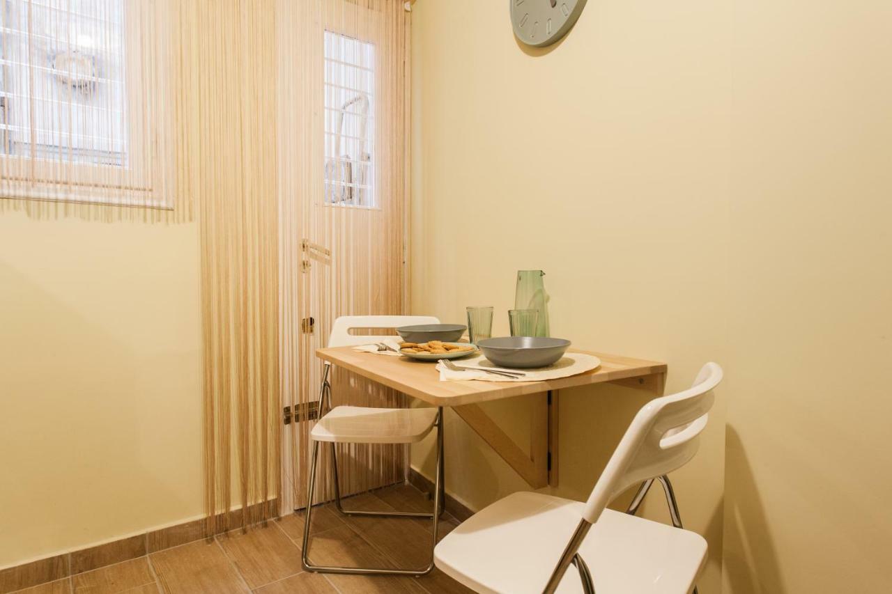 Private Central View Rooms In Apartment Near To Acropolis Metro Station Athens Exterior photo